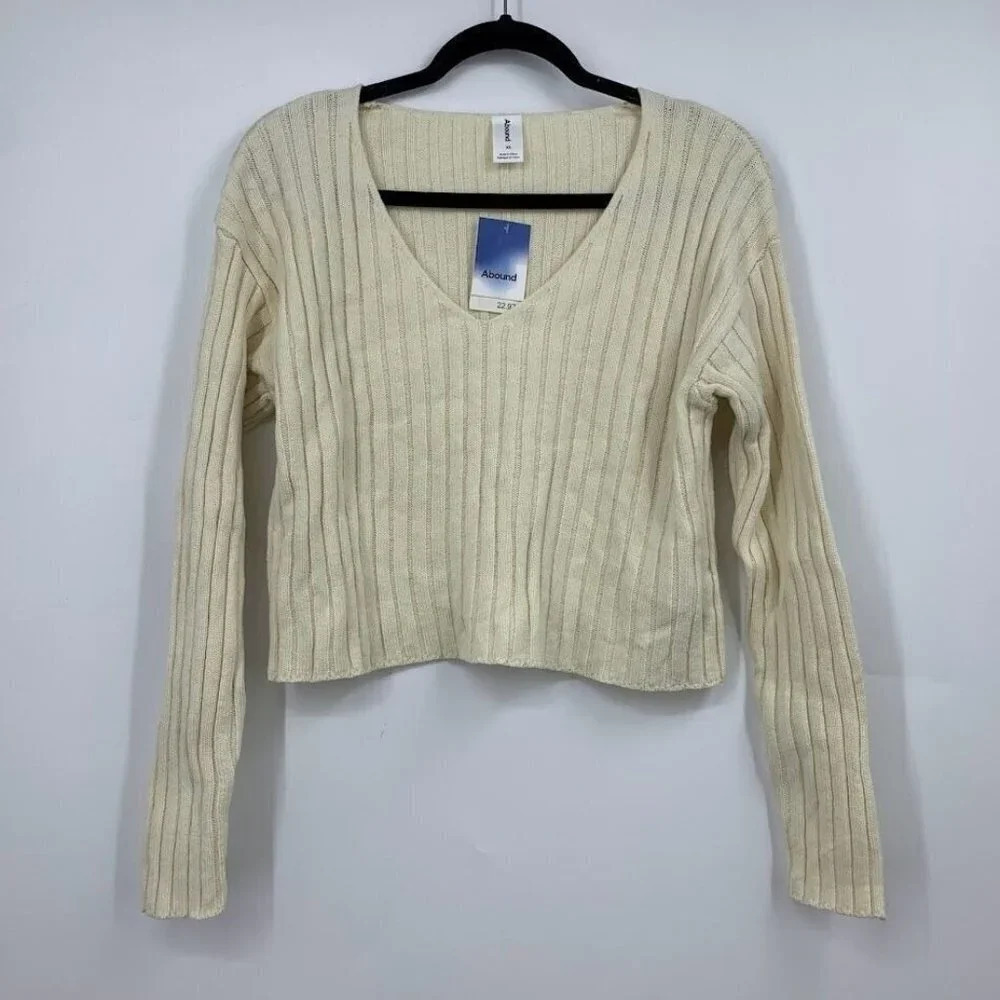 Abound Women's Long Sleeve Ribbed V-Neck Cropped Knit Top Size L NWT